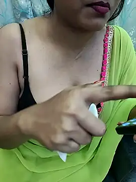 Snapshot of Cute_Kritika chatting on October 4, 4:54 am Cute Kritika online show from October 4, 4:54 am