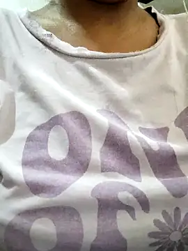 Snapshot of illay_love chatting on September 29, 6:51 am illay love online show from September 29, 6:51 am