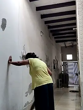 Snapshot of illay_love chatting on October 12, 4:33 am illay love online show from October 12, 4:33 am