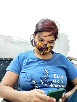 Snapshot of illay_love chatting on October 15, 5:18 am illay love online show from October 15, 5:18 am