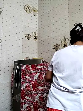 Snapshot of illay_love chatting on October 19, 7:09 am illay love online show from October 19, 7:09 am