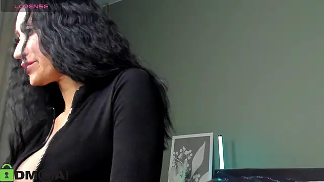 Margaret Clark  online show from February 16, 3:15 am