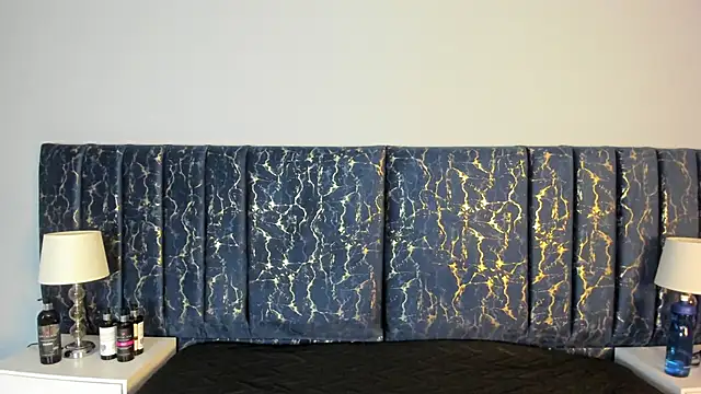 Sophia Lemos online show from November 5, 1:33 pm