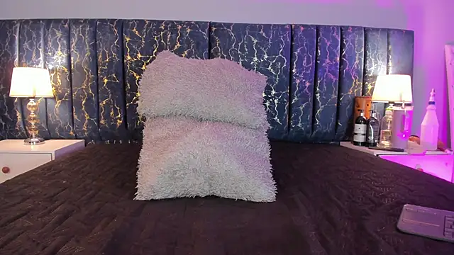 Sophia Lemos online show from December 2, 7:42 pm