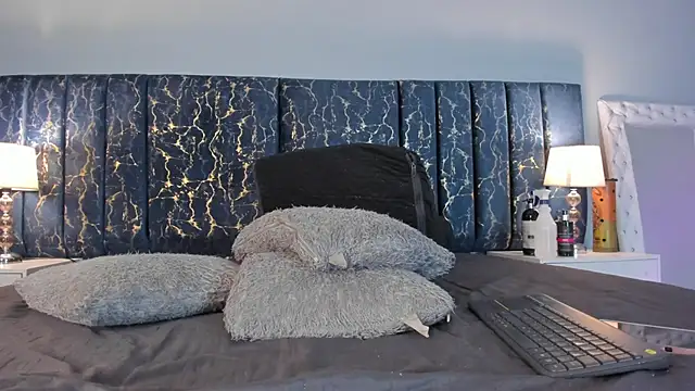 Sophia Lemos online show from January 17, 2:00 pm