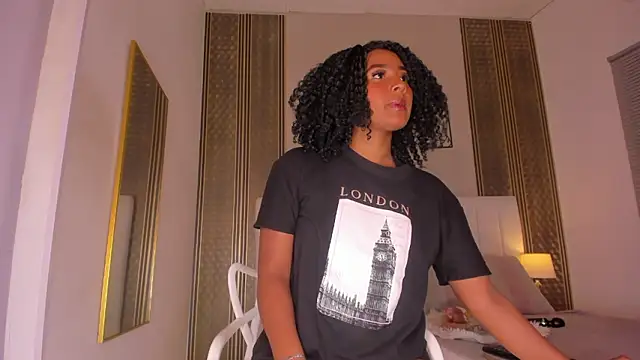 Snapshot of zoe_sky_ chatting on February 21, 11:33 am zoe sky online show from February 21, 11:33 am