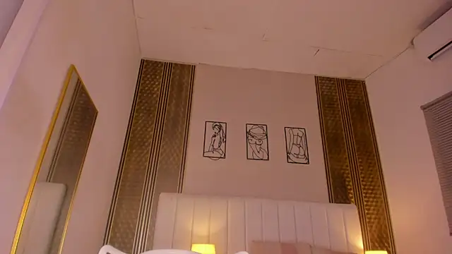 Snapshot of zoe_sky_ chatting on March 27, 11:32 am zoe sky online show from March 27, 11:32 am