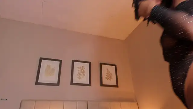 Snapshot of zoe_sky_ chatting on March 28, 11:43 am zoe sky online show from March 28, 11:43 am