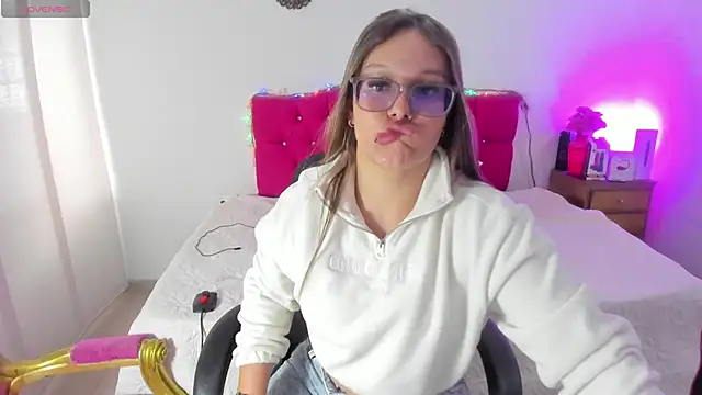 SofiaJoness  online show from March 14, 7:12 pm