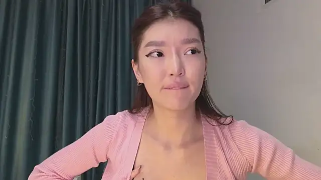 AudreyMell online show from December 1, 1:05 pm