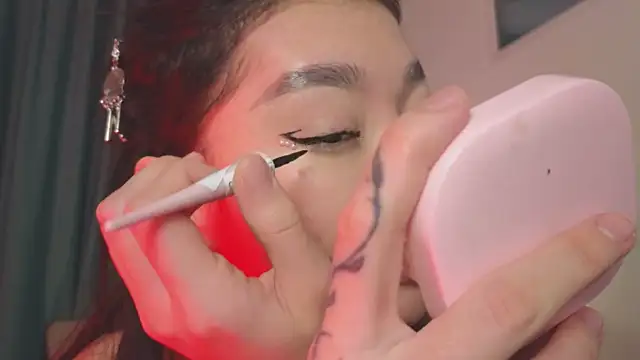 AudreyMell online show from February 14, 2:25 pm