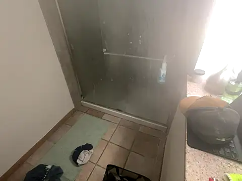 Snapshot of RuffClvb chatting on December 6, 12:56 am RuffClvb online show from December 6, 12:56 am