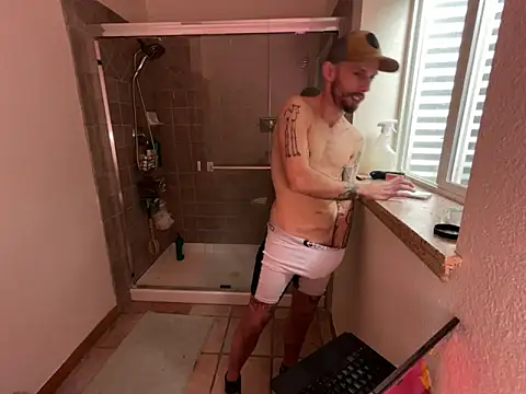 Snapshot of RuffClvb chatting on December 18, 9:08 pm RuffClvb online show from December 18, 9:08 pm