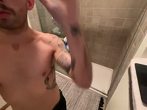 Snapshot of RuffClvb chatting on February 13, 4:43 am RuffClvb online show from February 13, 4:43 am