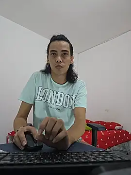 Snapshot of NickSull__ chatting on December 4, 10:29 pm NickSull online show from December 4, 10:29 pm