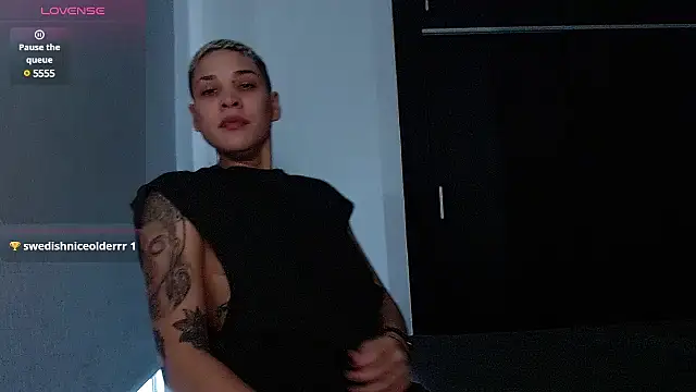 Charlee pink online show from December 2, 7:38 pm