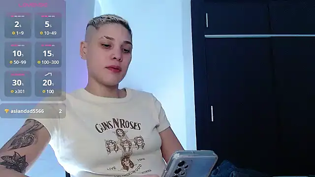 Charlee pink online show from December 4, 2:26 pm