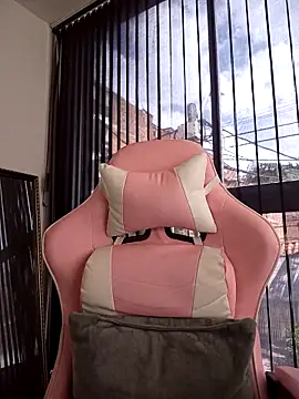 Charlee pink online show from December 28, 6:29 pm