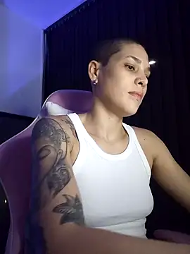 Charlee pink online show from December 29, 8:11 am