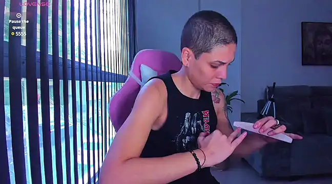 Charlee pink online show from January 4, 8:48 pm