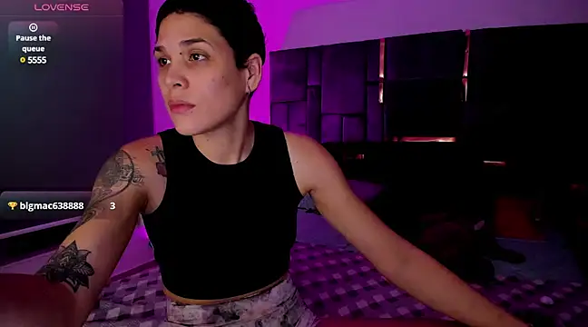 Charlee pink online show from March 7, 6:24 am