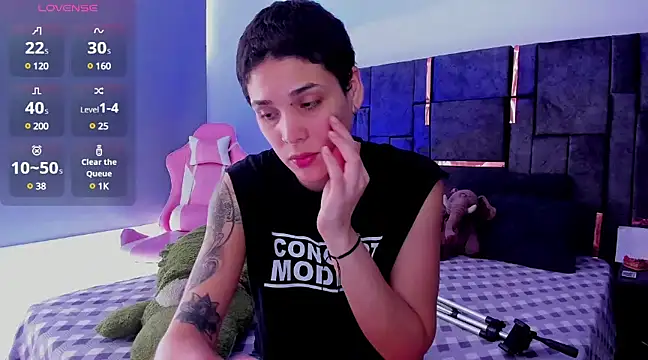 Charlee pink online show from March 10, 6:56 pm