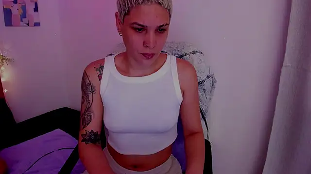 Charlee pink online show from October 5, 5:00 pm