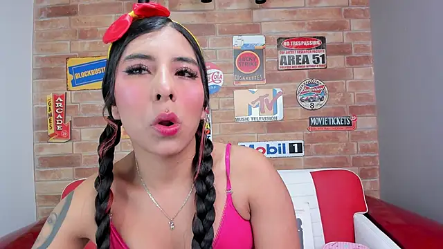 Snapshot of miss__allison chatting on September 23, 11:02 am miss  allison online show from September 23, 11:02 am