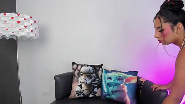 Snapshot of miss__allison chatting on November 1, 11:01 am miss  allison online show from November 1, 11:01 am