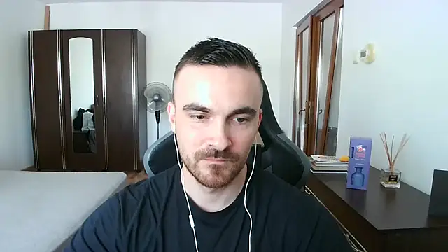 Snapshot of mu5clemania2 chatting on April 16, 12:39 pm mu5clemania2 online show from April 16, 12:39 pm