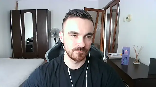 Snapshot of mu5clemania2 chatting on April 22, 3:02 pm mu5clemania2 online show from April 22, 3:02 pm