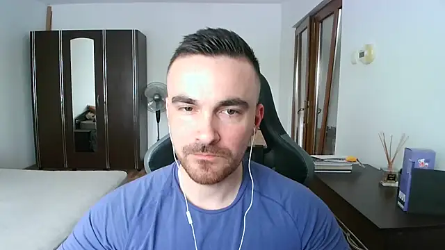 Snapshot of mu5clemania2 chatting on May 2, 10:42 am mu5clemania2 online show from May 2, 10:42 am