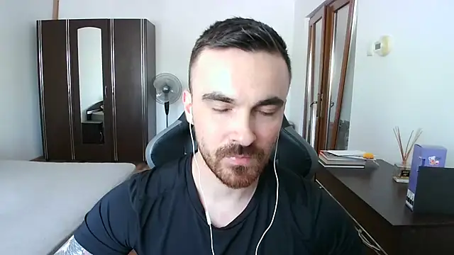 Snapshot of mu5clemania2 chatting on May 11, 12:55 pm mu5clemania2 online show from May 11, 12:55 pm