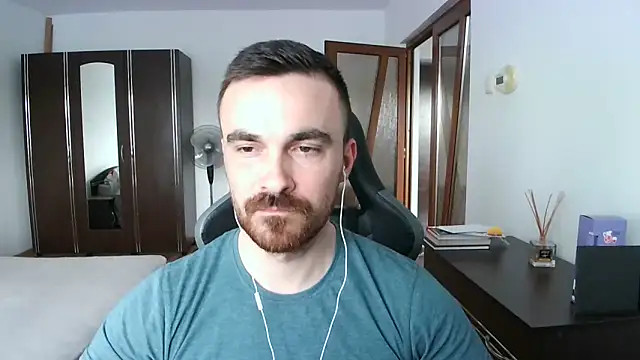 Snapshot of mu5clemania2 chatting on May 17, 3:52 pm mu5clemania2 online show from May 17, 3:52 pm