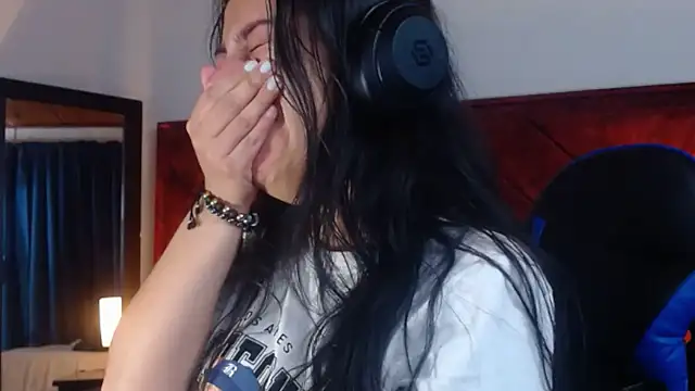 Snapshot of Julietacollins06 chatting on March 19, 1:48 pm Julietacollins06 online show from March 19, 1:48 pm