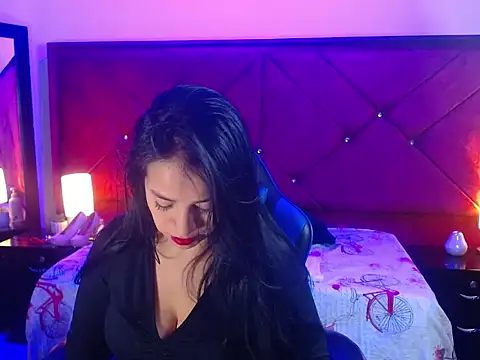 Julietacollins06 online show from May 4, 1:29 pm
