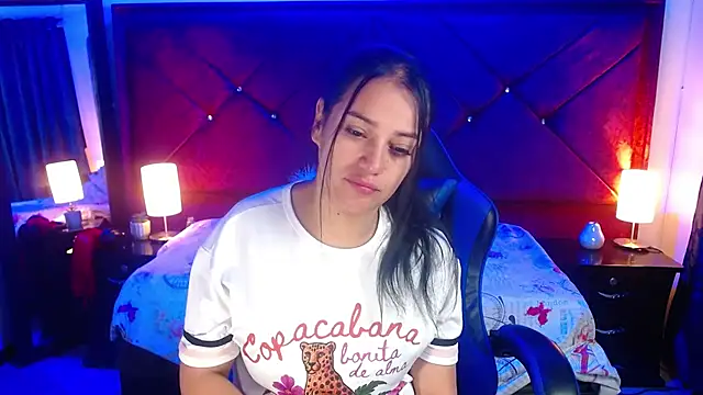 Julietacollins06 online show from May 6, 2:22 pm