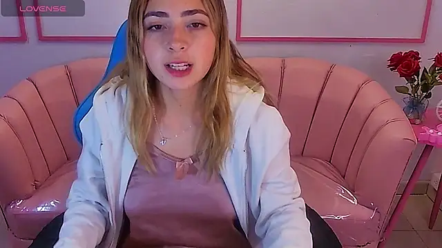 channel blonde a online show from December 5, 8:11 am