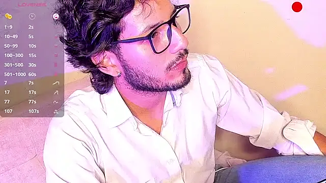 Snapshot of Nicholasrodrii chatting on December 13, 3:49 am Nicholasrodrii online show from December 13, 3:49 am