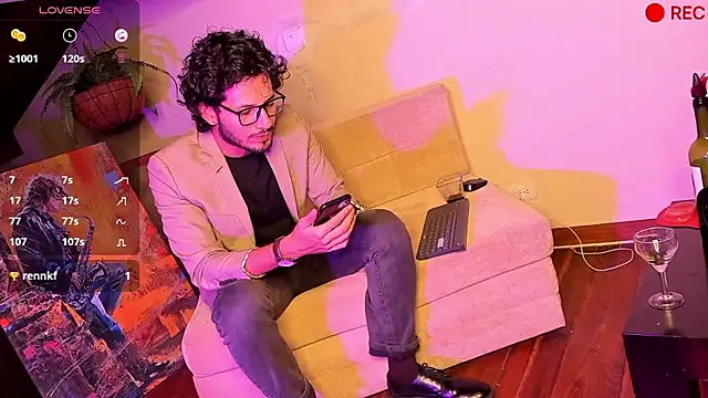Snapshot of Nicholasrodrii chatting on December 29, 4:27 am Nicholasrodrii online show from December 29, 4:27 am