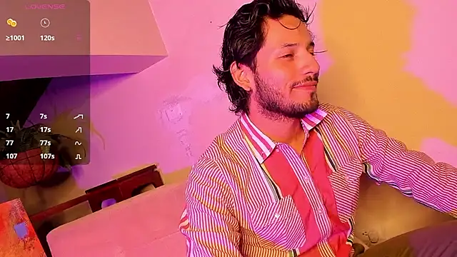 Snapshot of Nicholasrodrii chatting on December 30, 10:45 pm Nicholasrodrii online show from December 30, 10:45 pm