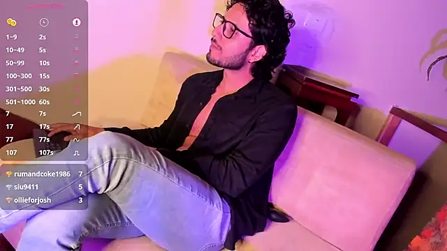 Snapshot of Nicholasrodrii chatting on January 6, 4:15 am Nicholasrodrii online show from January 6, 4:15 am