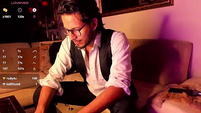 Snapshot of Nicholasrodrii chatting on January 19, 1:00 am Nicholasrodrii online show from January 19, 1:00 am