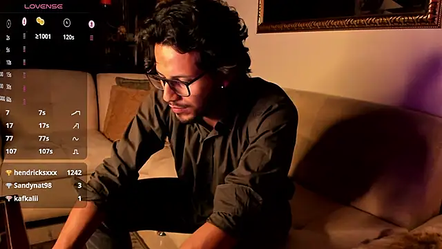 Snapshot of Nicholasrodrii chatting on January 21, 1:50 am Nicholasrodrii online show from January 21, 1:50 am