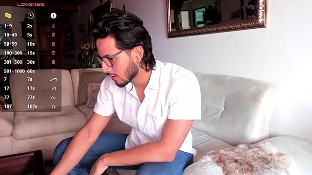 Snapshot of Nicholasrodrii chatting on January 28, 8:26 pm Nicholasrodrii online show from January 28, 8:26 pm