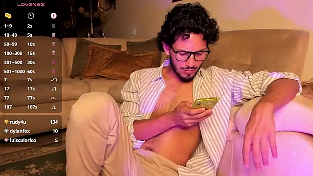 Snapshot of Nicholasrodrii chatting on January 30, 12:50 am Nicholasrodrii online show from January 30, 12:50 am
