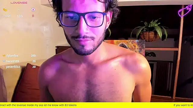 Snapshot of Nicholasrodrii chatting on February 12, 11:41 pm Nicholasrodrii online show from February 12, 11:41 pm