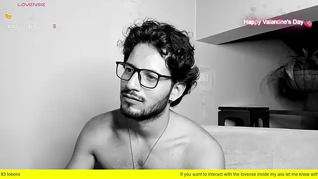Snapshot of Nicholasrodrii chatting on February 16, 10:32 pm Nicholasrodrii online show from February 16, 10:32 pm