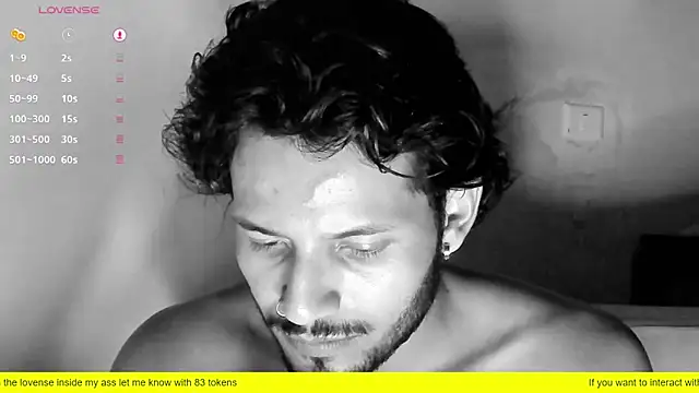 Snapshot of Nicholasrodrii chatting on February 18, 3:21 am Nicholasrodrii online show from February 18, 3:21 am