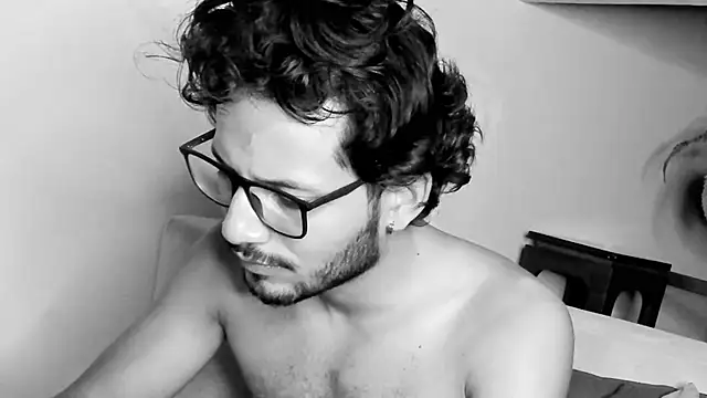 Snapshot of Nicholasrodrii chatting on February 22, 2:39 am Nicholasrodrii online show from February 22, 2:39 am